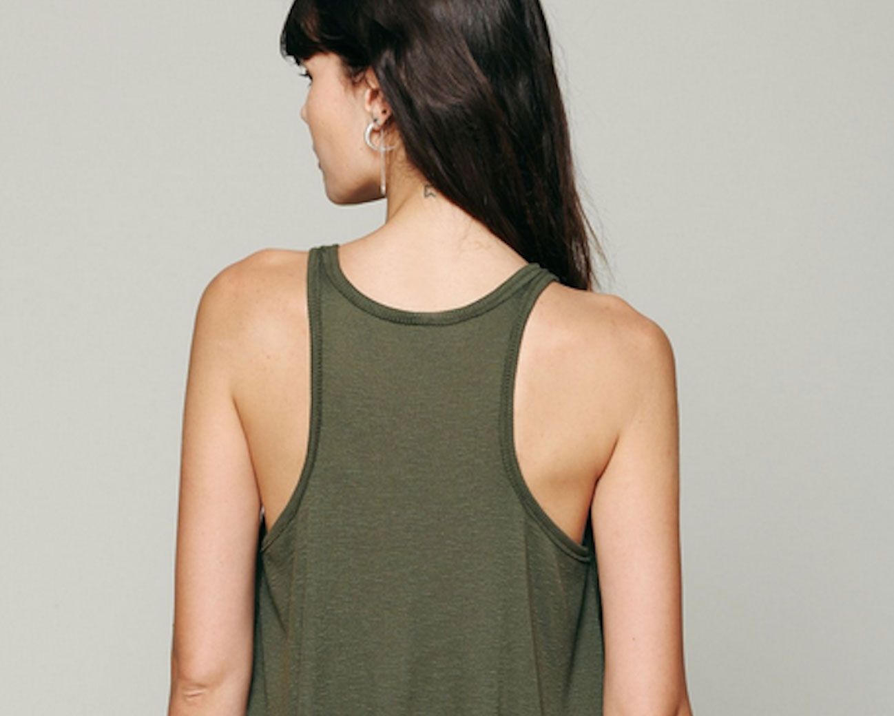 The-Perfect-Tank-Top-and-How-to-Style-It