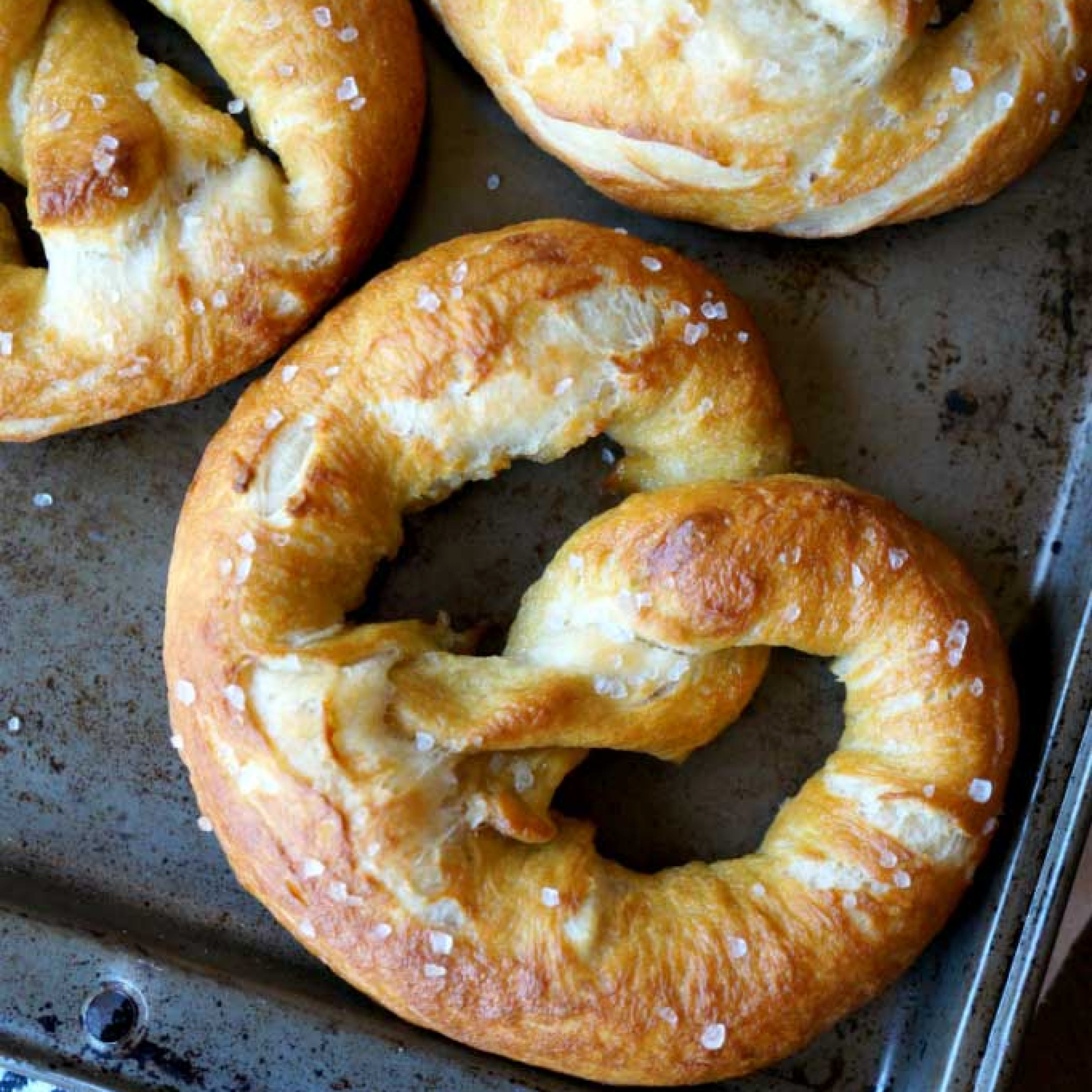 soft-pretzels-with-beer-cheese
