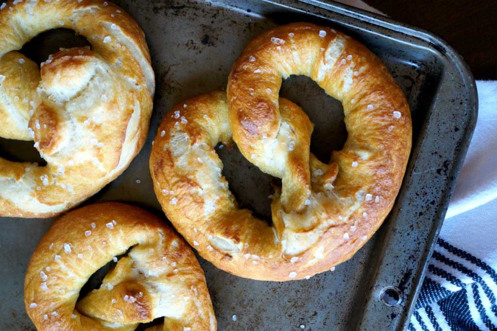 soft-pretzels-with-beer-cheese