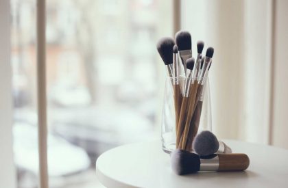 How to Clean Your Makeup Brushes in 5 Easy Steps