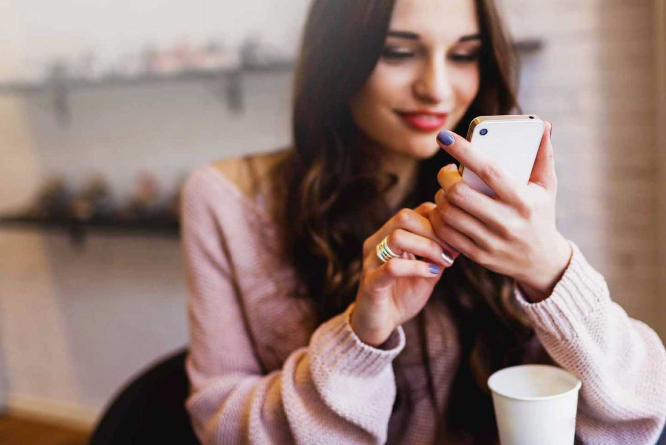 In a Long-Distance Relationship? 5 Ways to Keep It Strong