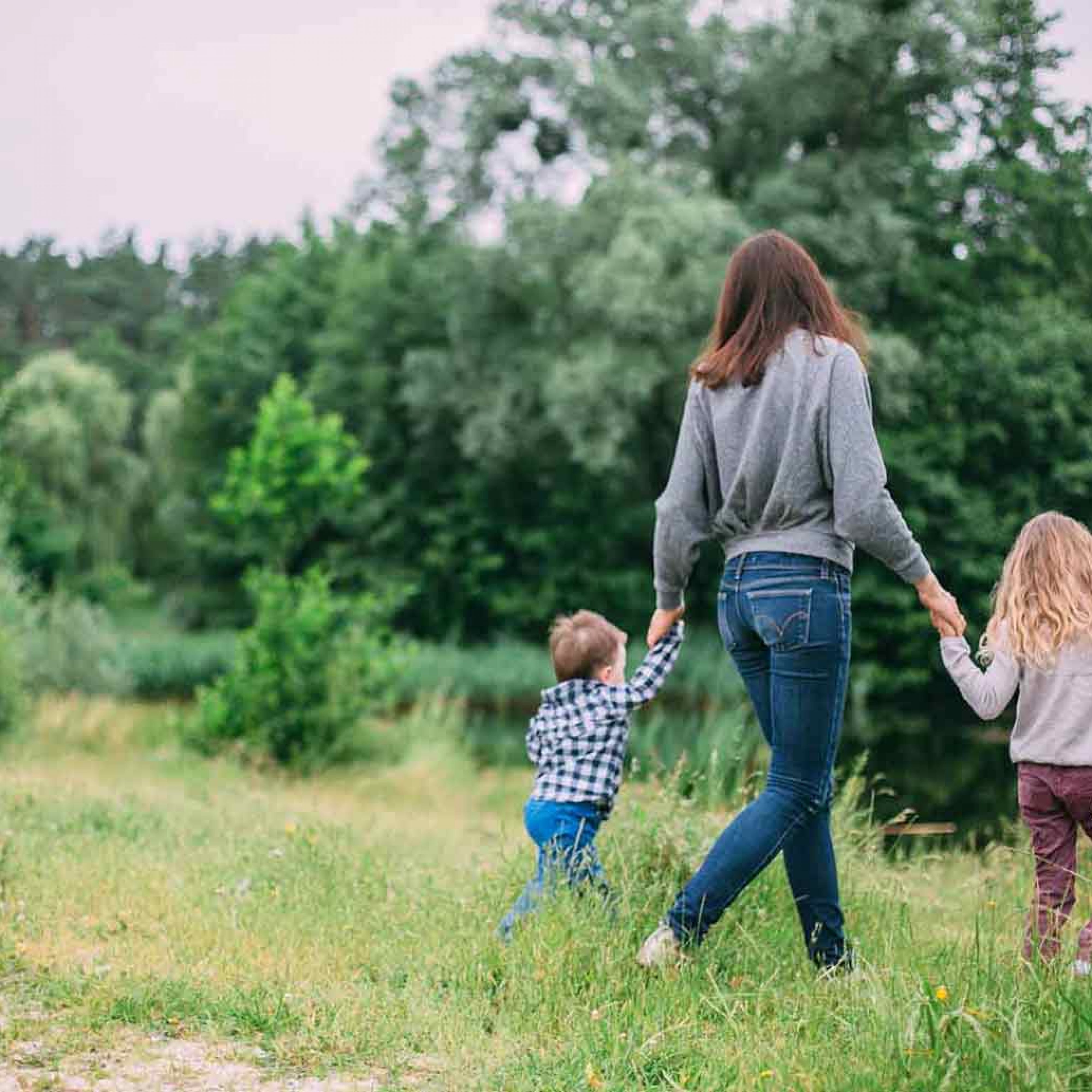 8 Things Moms Should Say to Raise Strong Kids