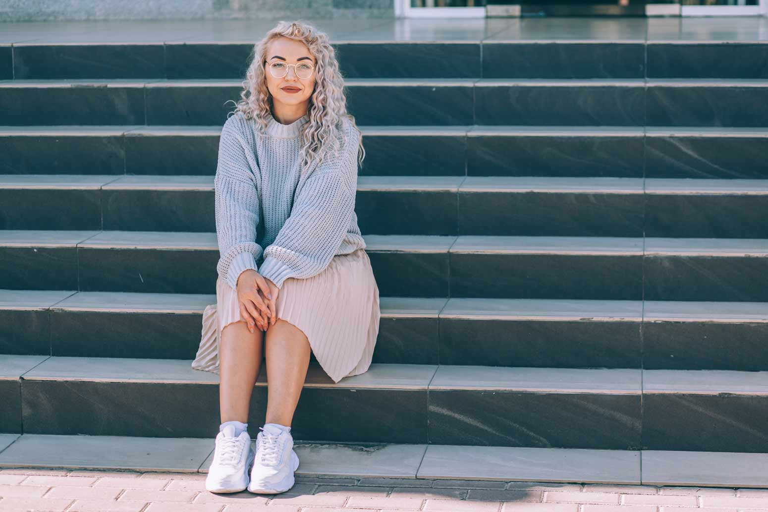 unattached middle age woman on steps