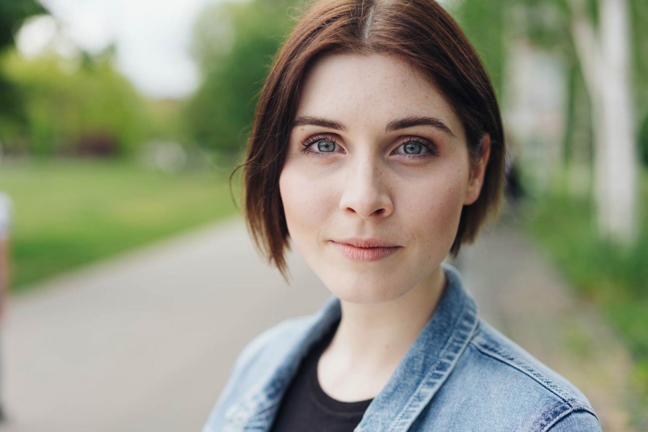 How to Feel Your Emotions in a Healthy Way With Dr. Zoe Shaw